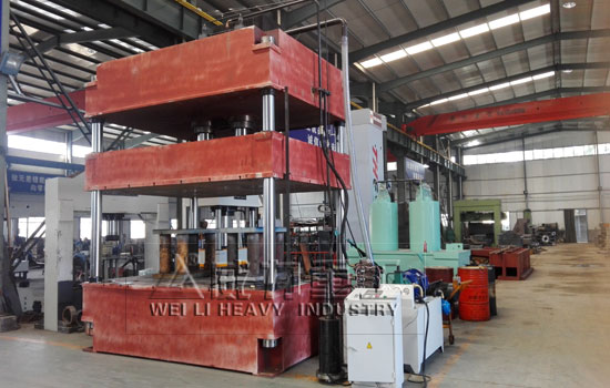 北京某汽車零部件公司訂購1臺大臺面液壓機(jī)