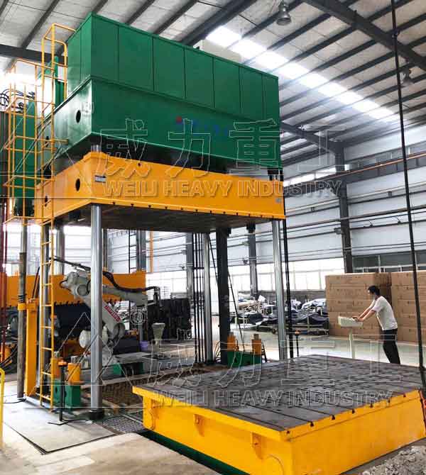 315噸液壓機(jī)_315t汽車內(nèi)飾件模壓機(jī)