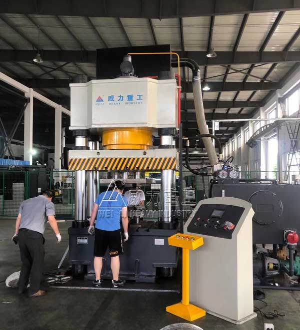 800噸汽車配件沖壓液壓機