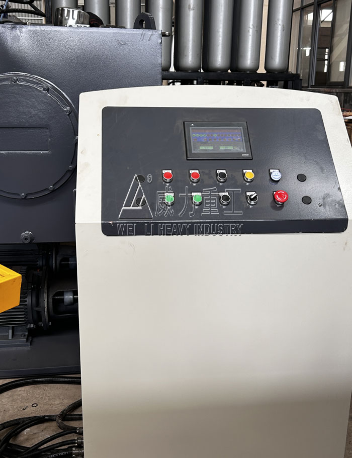 500噸框架式液壓機(jī)配有PLC、伺服系統(tǒng)